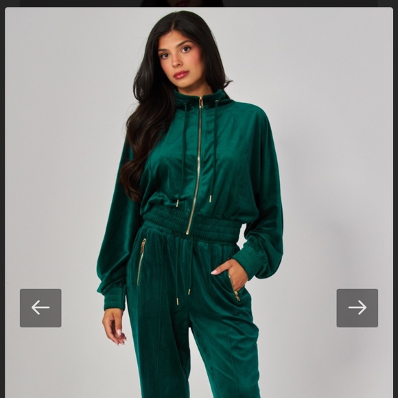 Beautiful Soft Velour Green Sweat suit - Picture 1 of 2